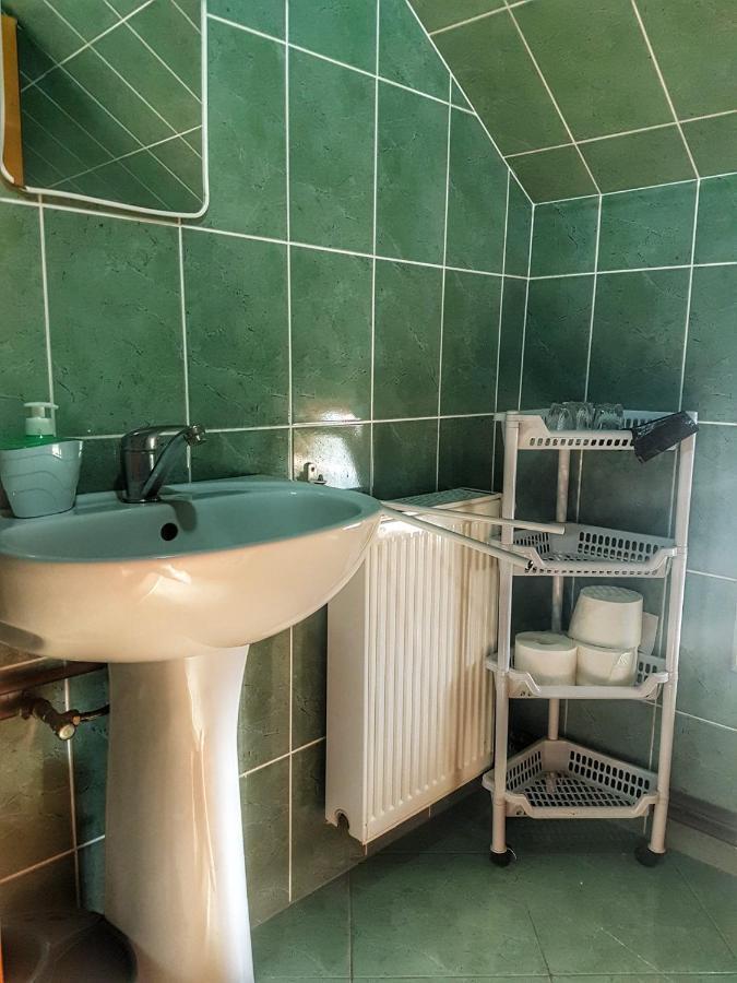 Eszter Panzio Bed and Breakfast Praid Exteriör bild